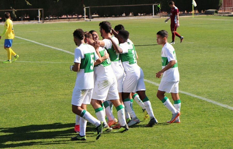 Los jugadores del Ilicitano celebran un gol en la temporada 18-19 / LFP